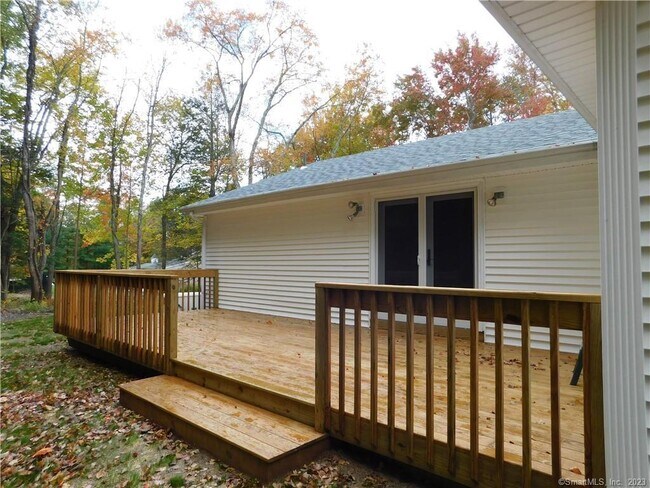 Building Photo - 372 Bushy Hill Rd