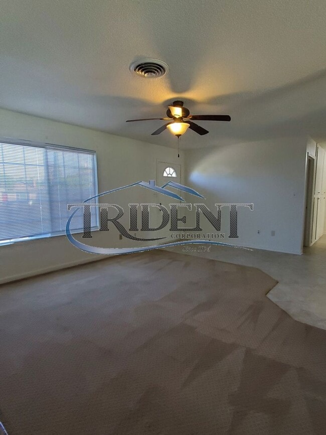 Building Photo - Cute 3 bedroom, 2 bath house
