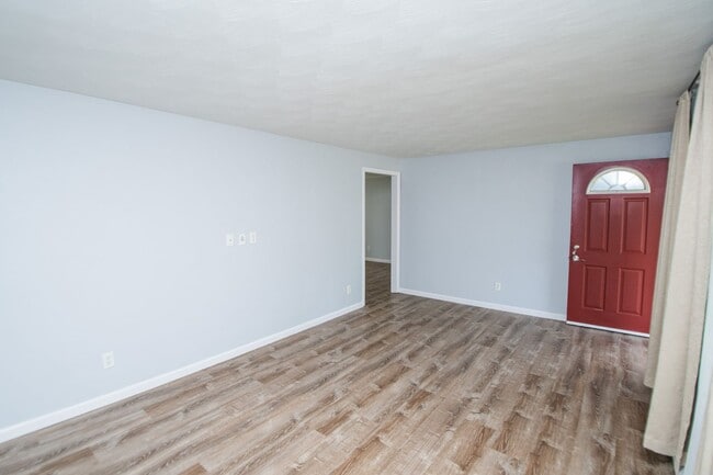Building Photo - 3 bed 2 bath Ranch in Hobart
