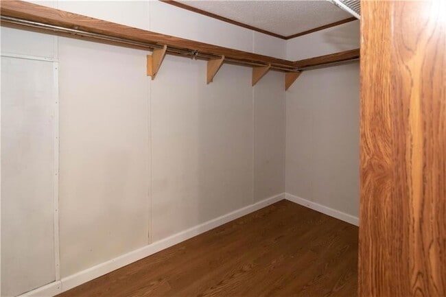 Building Photo - 400 Jefferson Dr