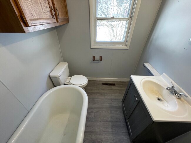 Building Photo - 308 Stewart St