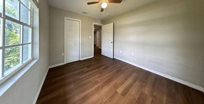 Building Photo - 425 F St