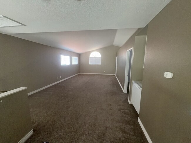 Building Photo - 9586 Shadow Springs Dr