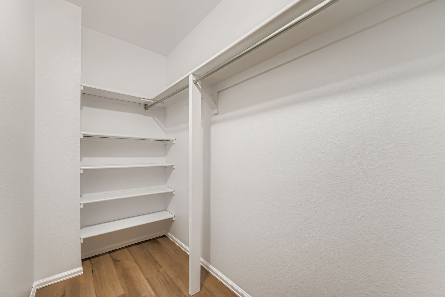 Building Photo - 5056 Buckingham Rd