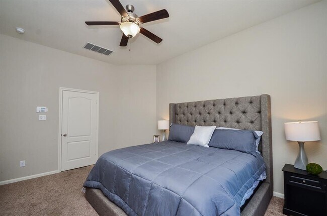 Building Photo - 1627 Summer City Dr