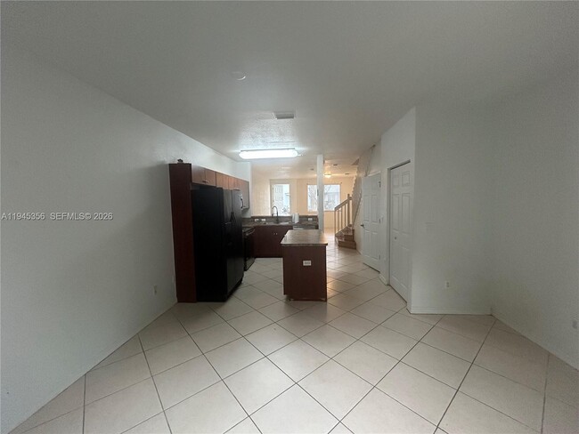 Building Photo - 1916 Alamanda Way