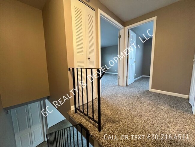 Building Photo - *** 2 FREE WEEKS OF RENT / 2 BDRM - 1 BTH ...