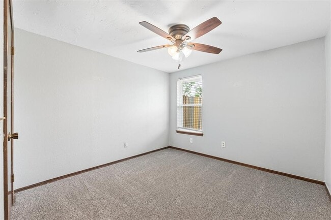 Building Photo - 2905 SW 82nd St