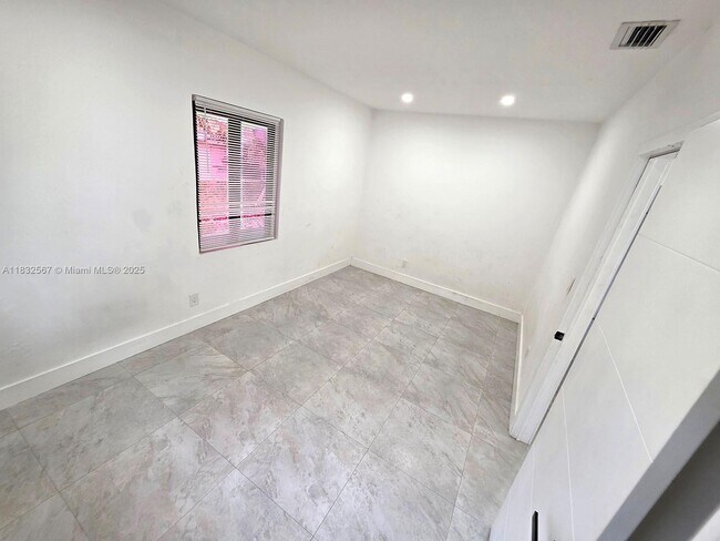 Building Photo - 1102 NW 103rd St