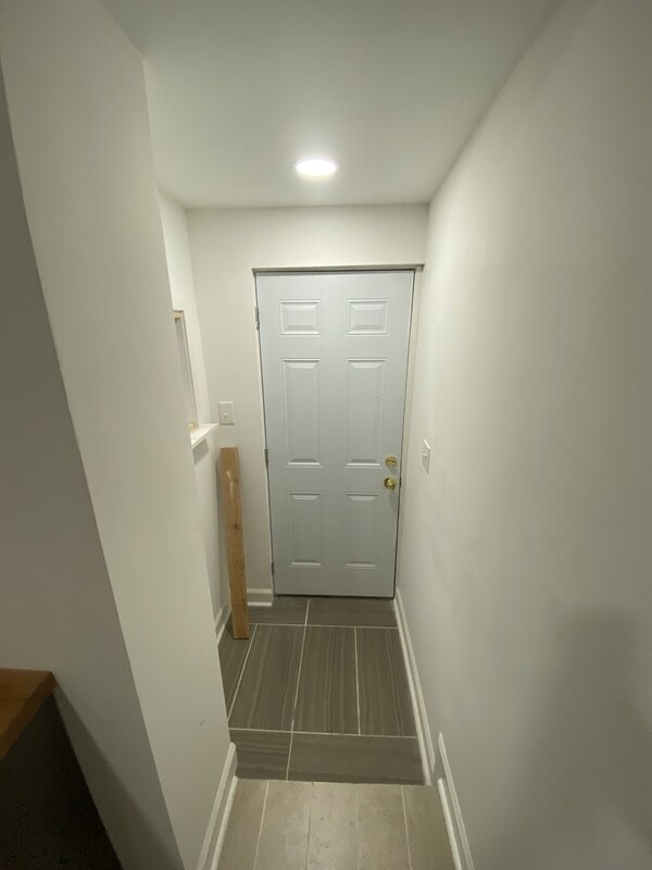 Building Photo - 423 N Highland Ave