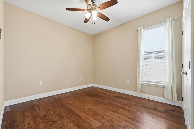 Building Photo - 2348 Cummings Dr