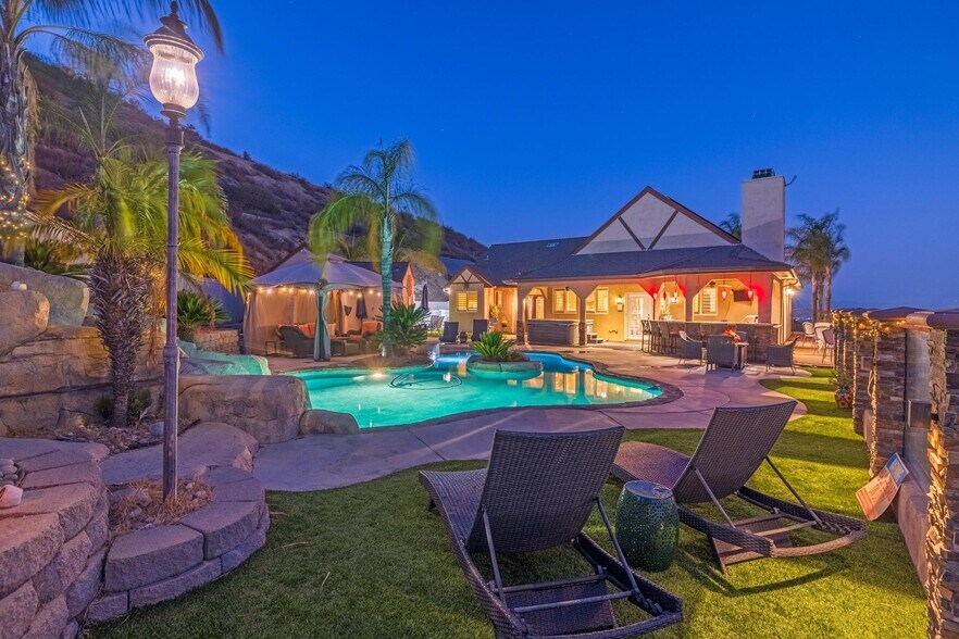 Building Photo - 27495 Linnel Ln