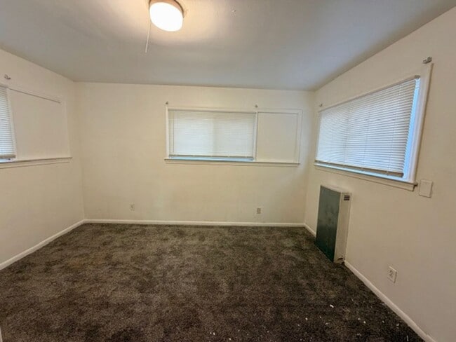 Building Photo - For Lease: Totally Updated 3 Bedroom 1 Bath Welcome Section 8 Call 313-429-3244 KPM Detroit