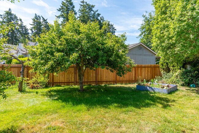 Building Photo - 3-bedroom 2.5-bathroom Home