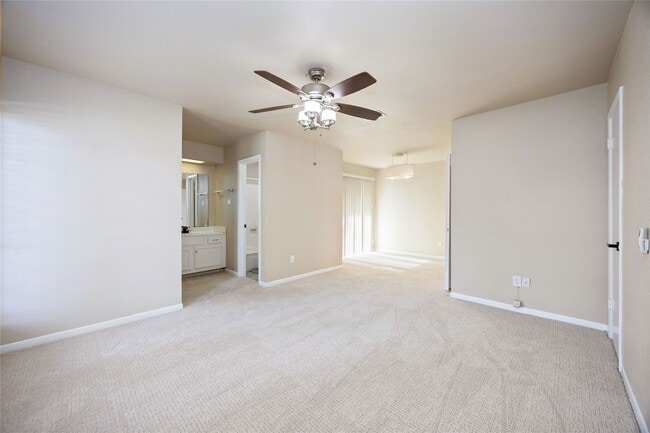 Building Photo - 2331 Ridgemont Dr