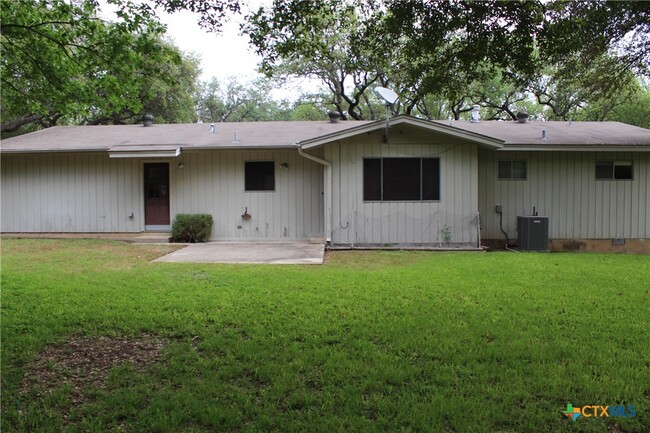 Building Photo - 525 Beverly Ln