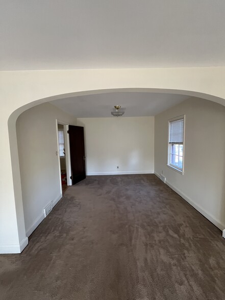 Dining room - 214 Delaware Rd