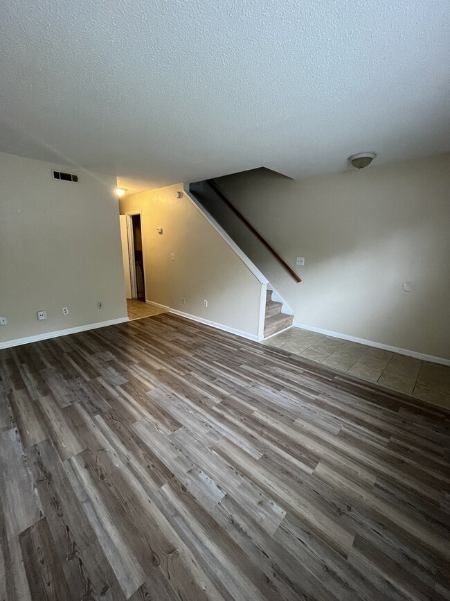 Building Photo - 111 Timber Ln