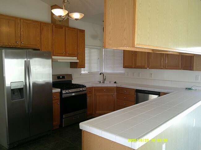 Building Photo - 1120 Tulip Ln