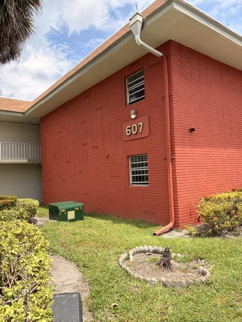 Building Photo - 607 S State Rd 7