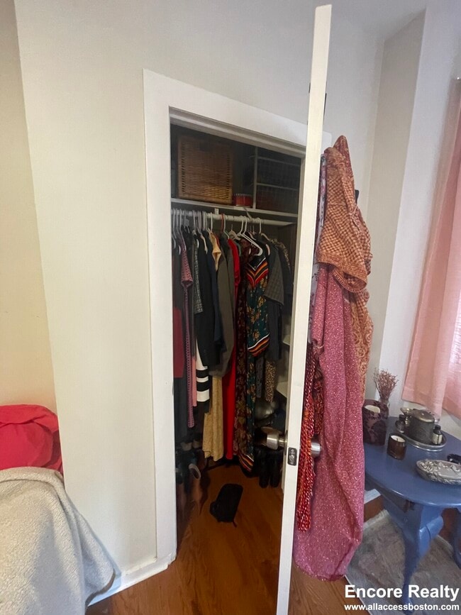 Building Photo - 75 Putnam St