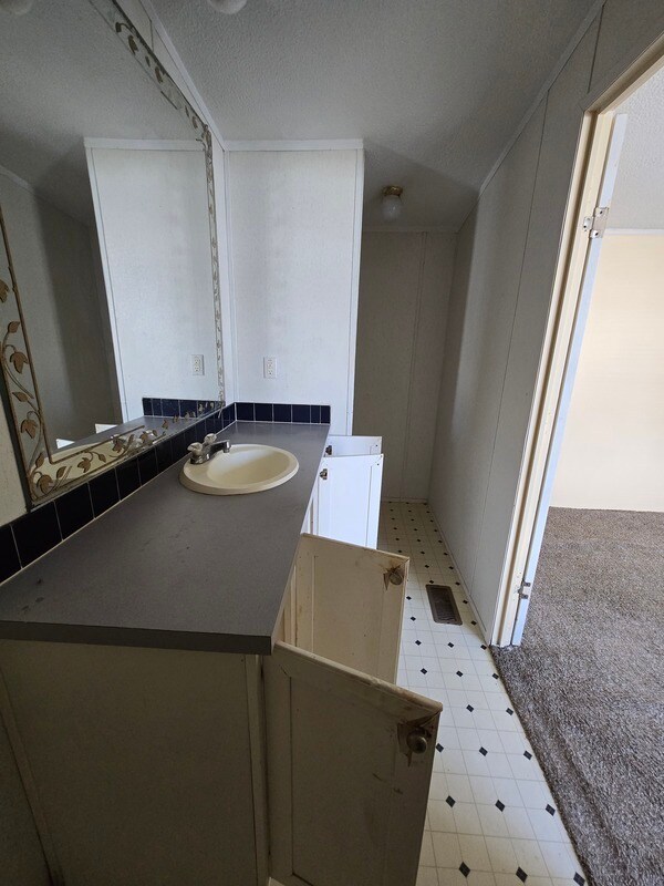 Building Photo - 2412 Cattail Cir