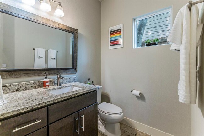 Building Photo - 1700 Singleton Ave