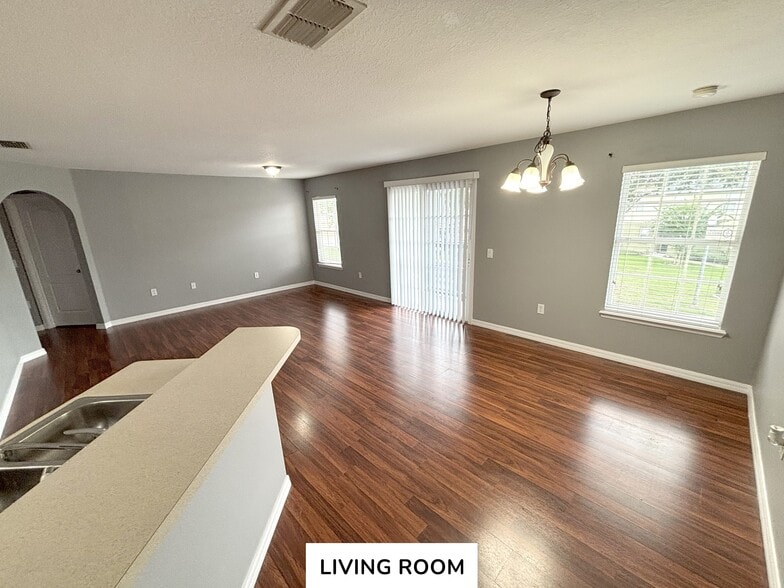 Family room - 4045 Pemberly Pines Cir