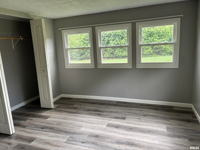 Building Photo - 50 Iroquois Dr