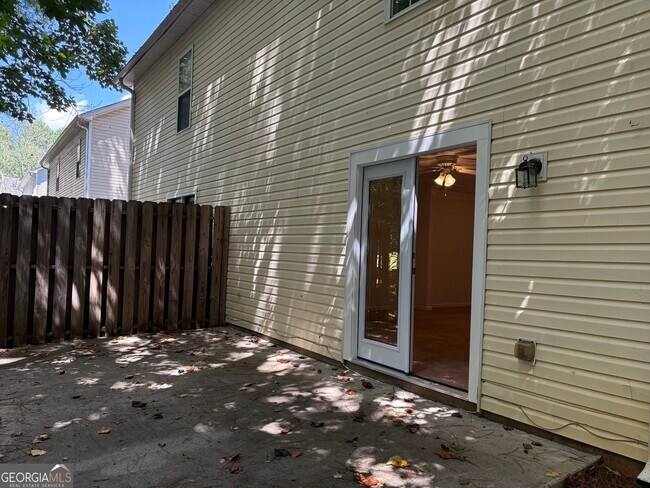 Building Photo - 4601 Logan Way
