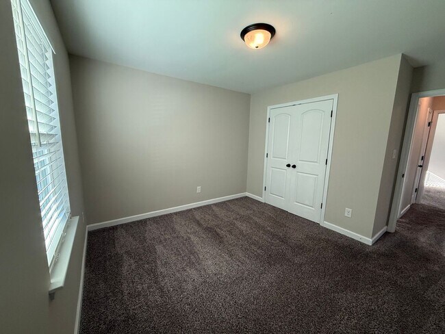 Building Photo - Beautiful 3 bedroom, 2 bath house