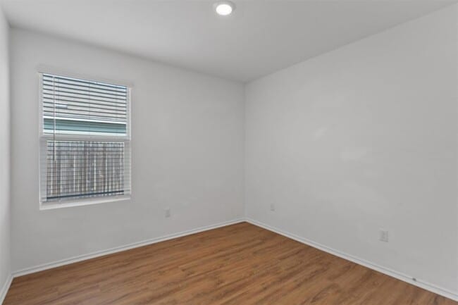 Building Photo - 245 Salt Springs Rd