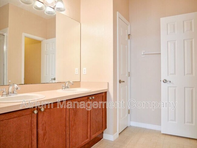 Building Photo - 590 Pinebranch Cir