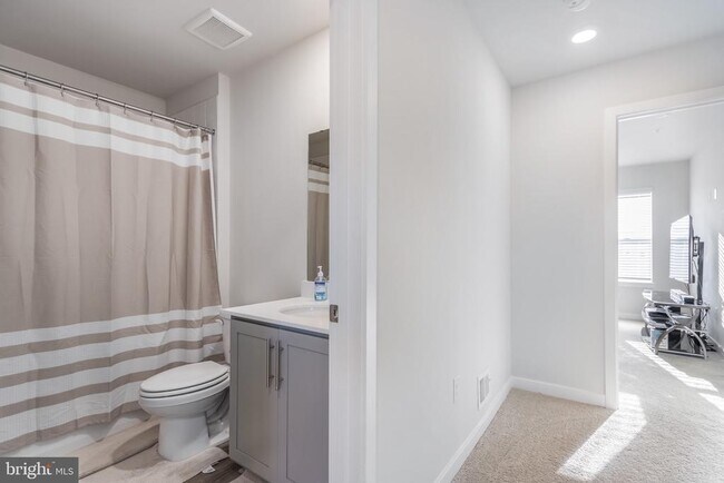 Building Photo - 345 Soft Rush Ln