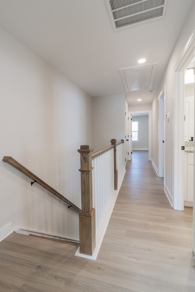 Building Photo - 3636 Trull St