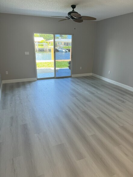 Building Photo - 2713 NE 28th Ct