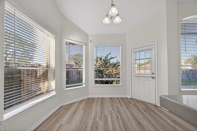 Building Photo - 3522 Brookwood Dr