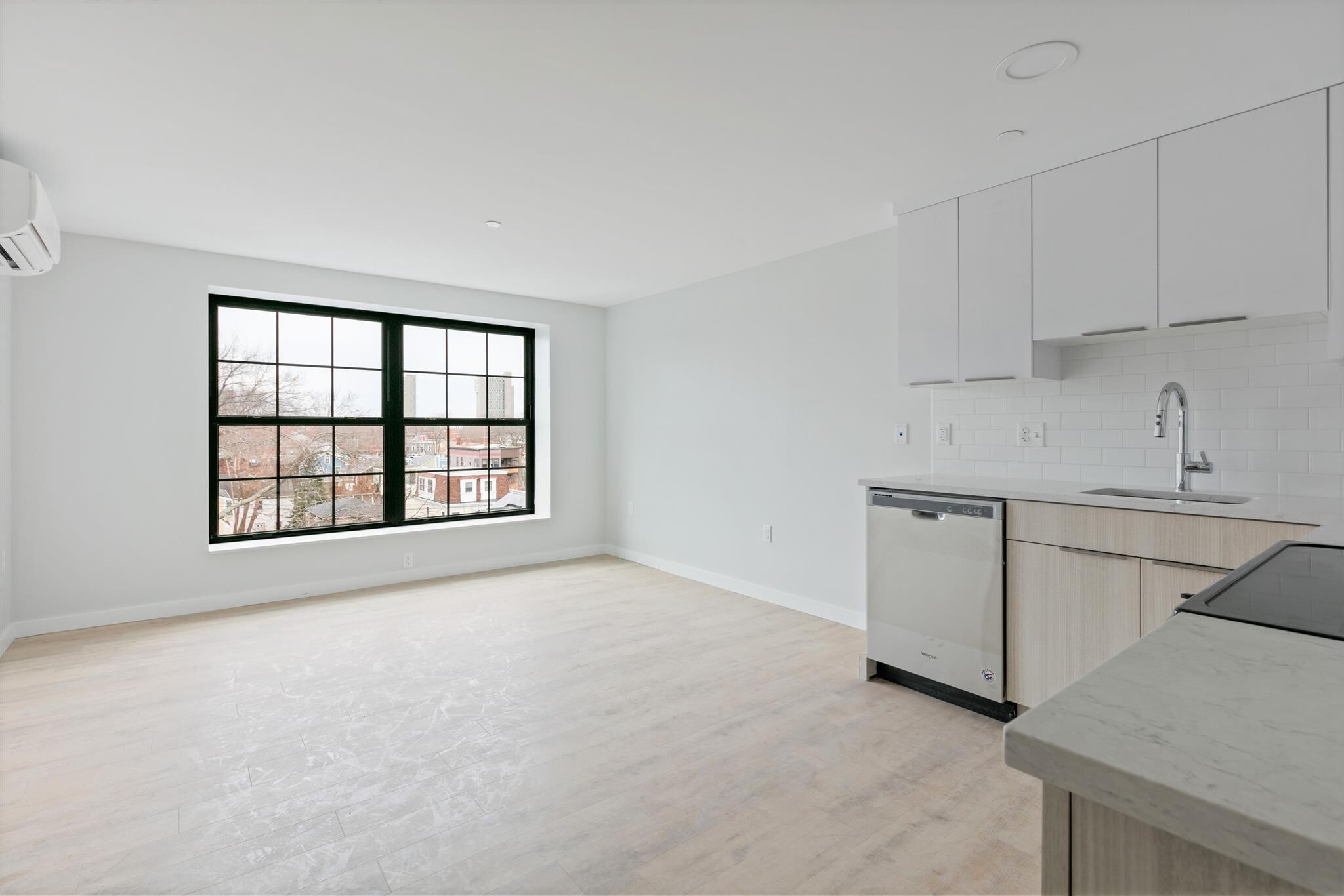Building Photo - 22 Soden St