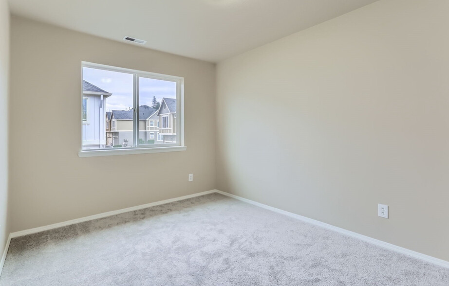 Building Photo - 1724 SW San Mateo Ter