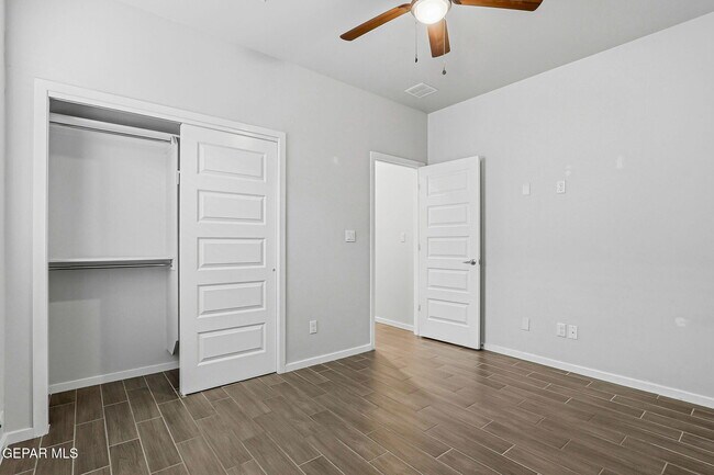 Building Photo - 12869 Clevedon St