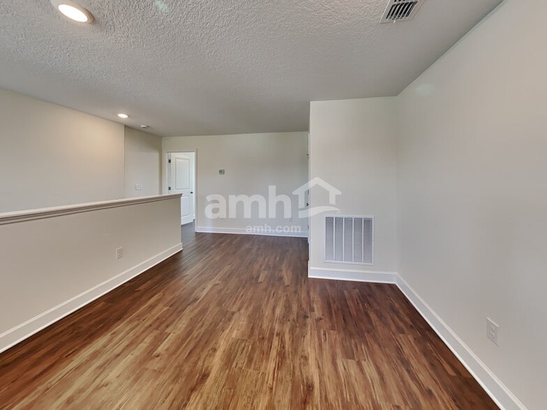 Building Photo - 2118 Saffron Walden Dr