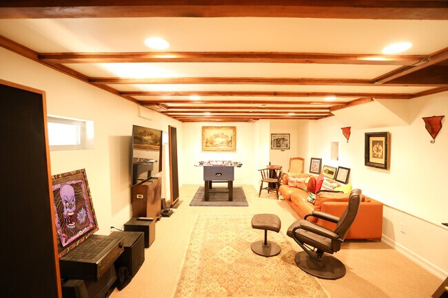 Building Photo - 43615 Wolf Rd