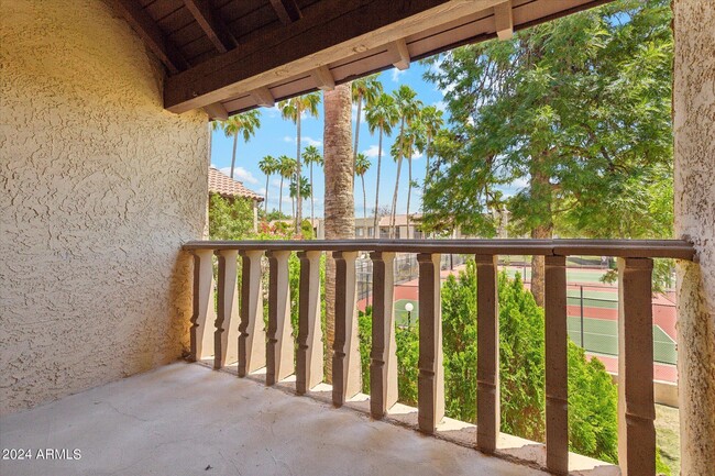 Building Photo - 8649 E Royal Palm Rd