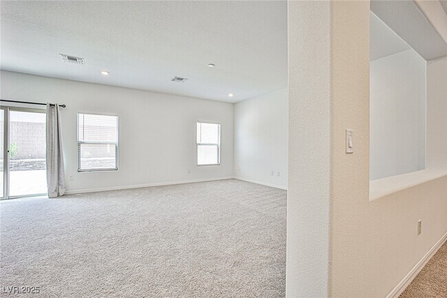 Building Photo - 7523 Castlegreen Ave
