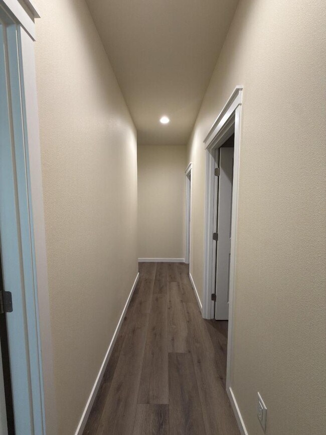Building Photo - 9006 Nafizah Wy