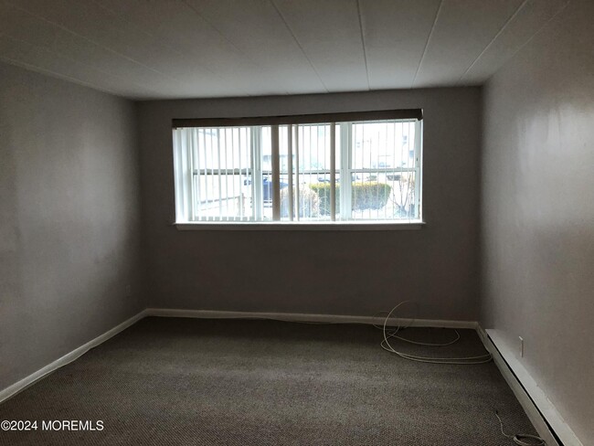 Building Photo - 200 Ocean Park Ave