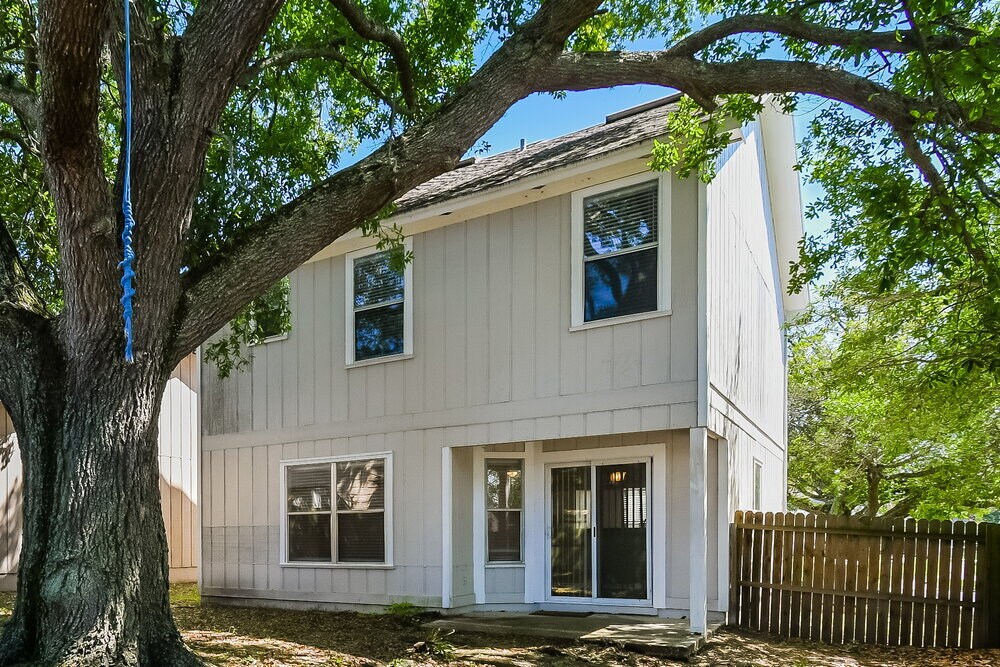 Building Photo - 8775 Ivey Rd