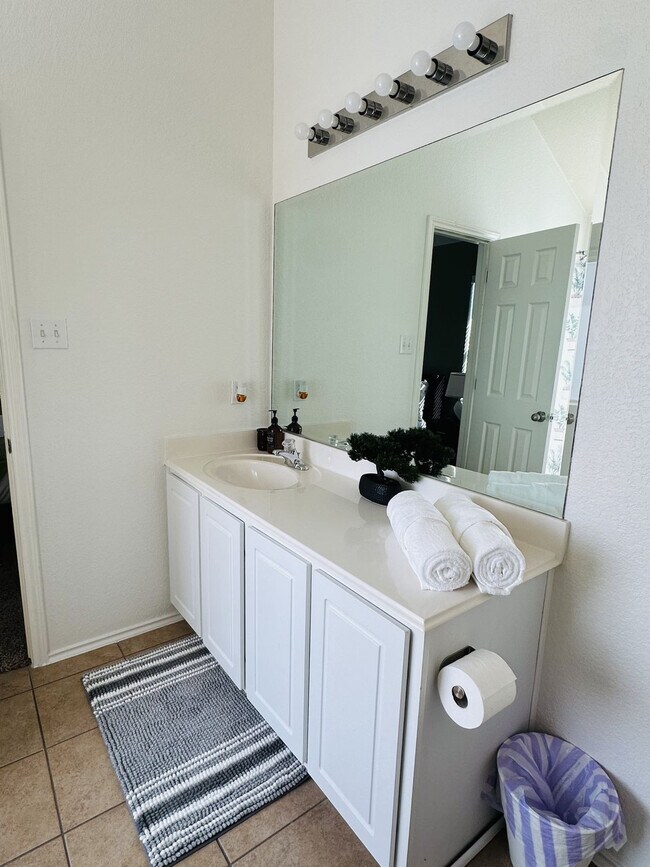 Building Photo - 3640 Sandy Brook Dr