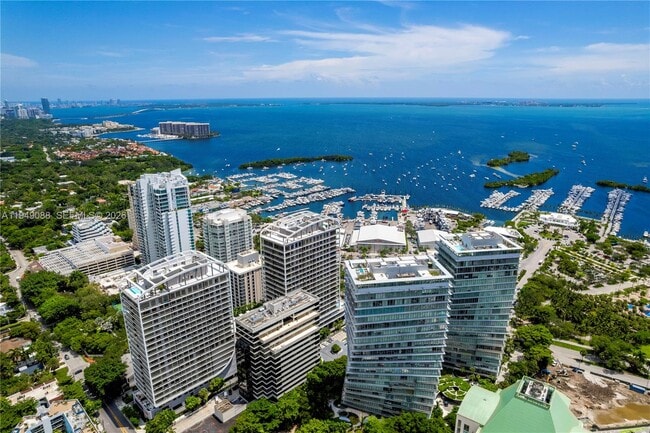 Building Photo - 2669 S Bayshore Dr