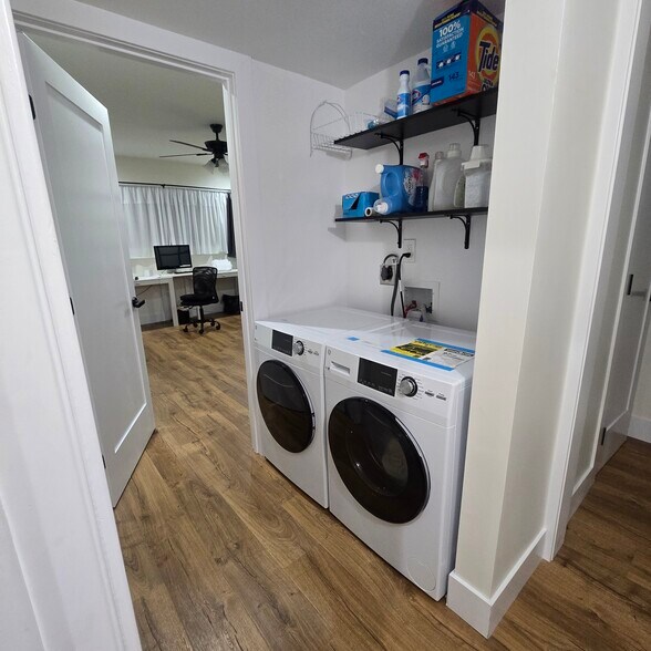 Building Photo - 916 S Sherbourne Dr